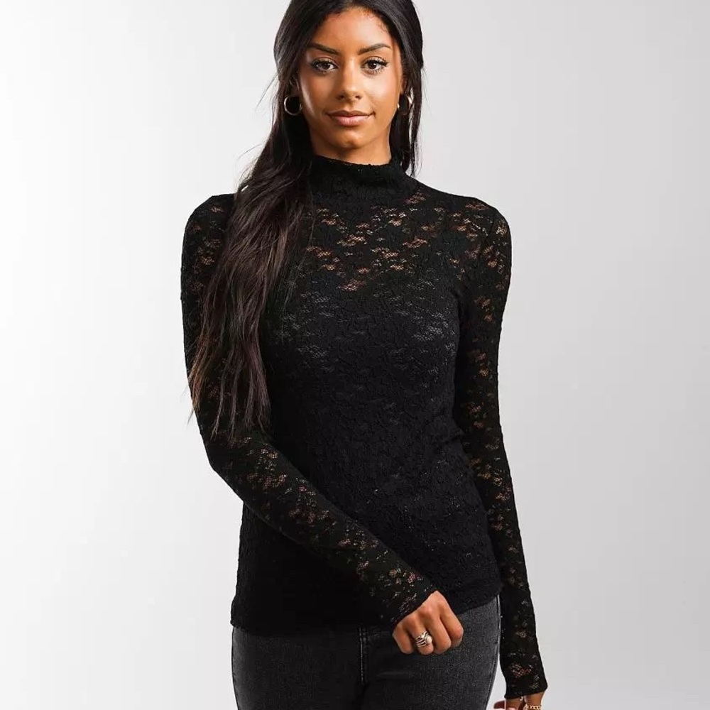 Lace BKE top